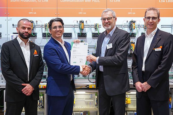 Mehmet Ergün Tokgöz, Product Manager for PROFINET components, Daniel Ibanez, Senior VP LAPP, Xaver Schmidt, Chairman of the Board of PROFIBUS Nutzerorganisation, and Thomas Leitmann, Application Engineer Ind. Communication, LAPP. Picture: LAPP