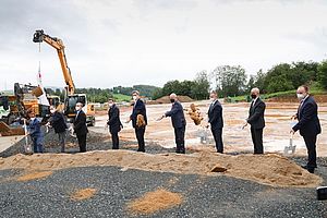 Groundbreaking ceremony for green hydrogen production plant in Wunsiedel, Germany