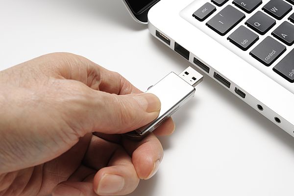 NEW CYBERSECURITY RESEARCH REVEALS THAT USB DEVICES POSE A SIGNIFICANT THREAT