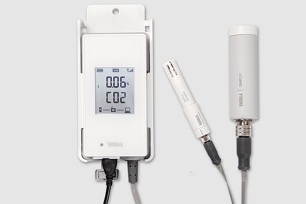 RFL100 data logger with HMP115 and GMP251 probes