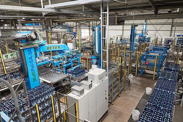 View of the palletizer technology in the new glass system.