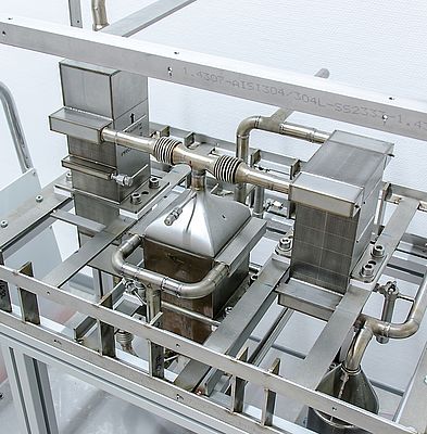 A fully automated prototype of a 5 kW methanol reformer from Fraunhofer IMM. © Fraunhofer IMM
