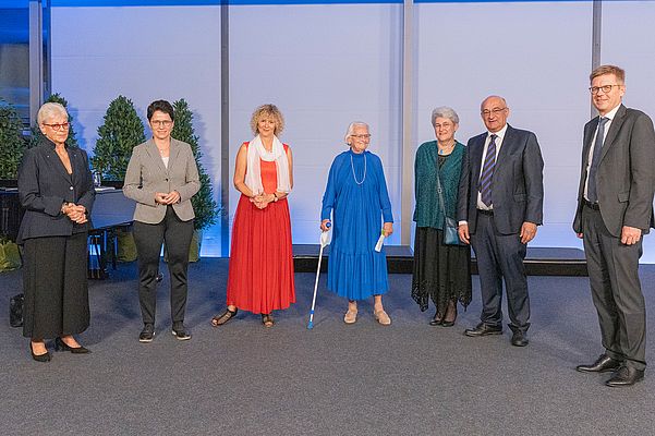 Invited guests, management and family members celebrate 75 years of SICK AG. Left to right: Renate Sick-Glaser, Minister Marion Gentges, Gisela Sick, Dorothea Sick-Thies, Dr. Robert Bauer with his wife Dr. Franziska Bauer, and Dr. Mats Gökstorp