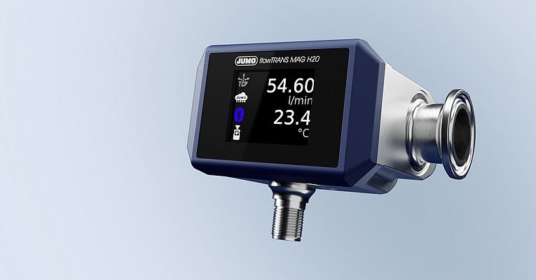The new JUMO flowTRANS MAG HT20 measures both the totalized flow rate and the temperature © JUMO
