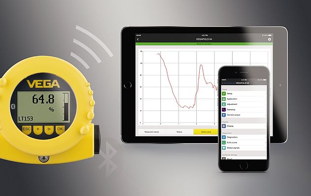 Le module de réglage et d'affichage Plicscom avec Bluetooth permet d'effectuer sans fil la mise en service, l'affichage des mesures et le diagnostic du capteur via un smartphone ou une tablette.