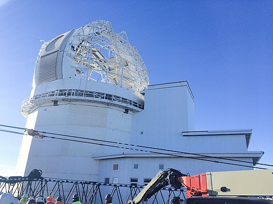 Chaînes porte-câbles hors normes pour le télescope DKIST