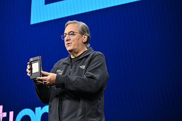Greg Lavender, directeur technique d’Intel, a souligné l'engagement d'Intel en matière de sécurité de bout en bout.