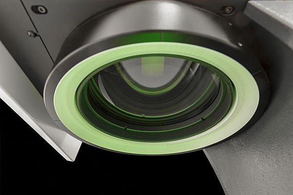 Une précision de ±10 μm et un étalonnage intégré garantissent des résultats cohérents et reproductibles à chaque fois.