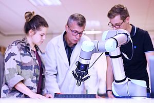 Universal Robots certifie les compétences des futurs professionnels de l’industrie