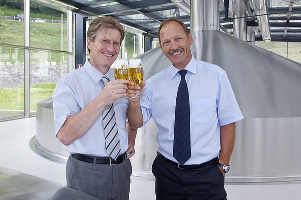 Walter Unterthurner, Directeur Technique de la brasserie de Forst ici à gauche, aux côtés du maître brasseur Manfred Biechl.