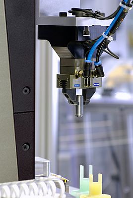 Chaque seconde compte dans le montage de petites pièces. Des systèmes de préhension performants permettent d'augmenter considérablement la productivité.