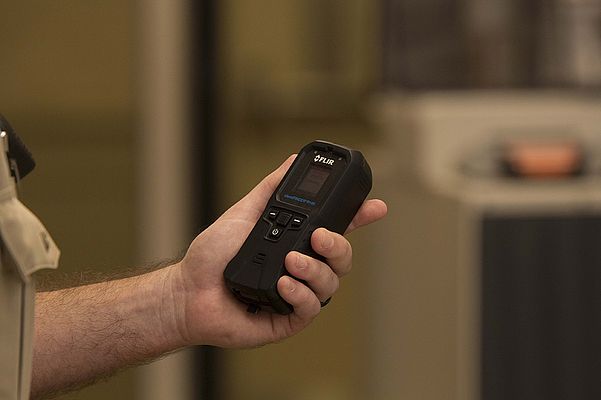 L’identiFINDER R100 intègre la technologie sans fil Bluetooth Smart