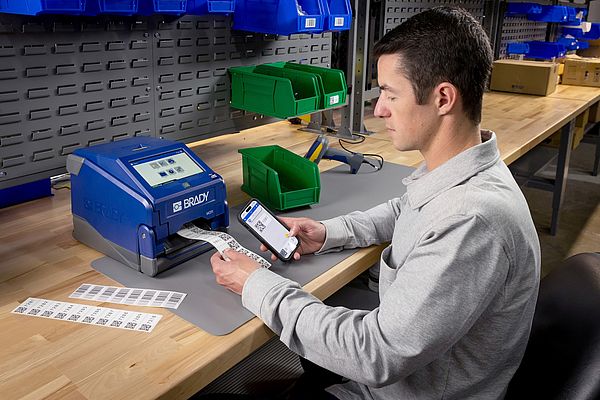 BradyPrinter i4311 : une approche hybride de l’impression d’étiquettes industrielle