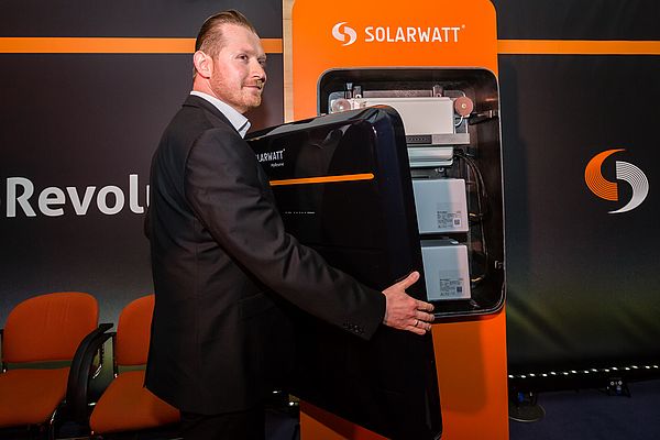 Solarwatt révolutionne le stockage de l’énergie avec sa batterie révolutionnaire